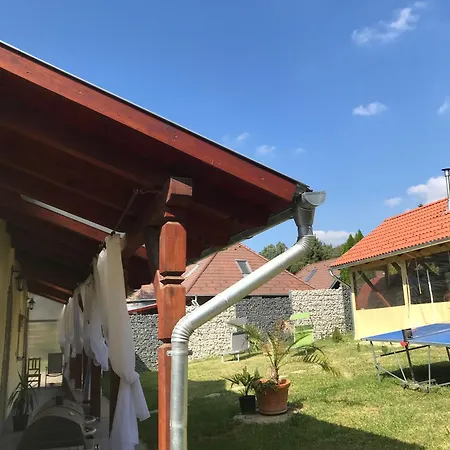 Vip Maganszallas Vilă Csapi